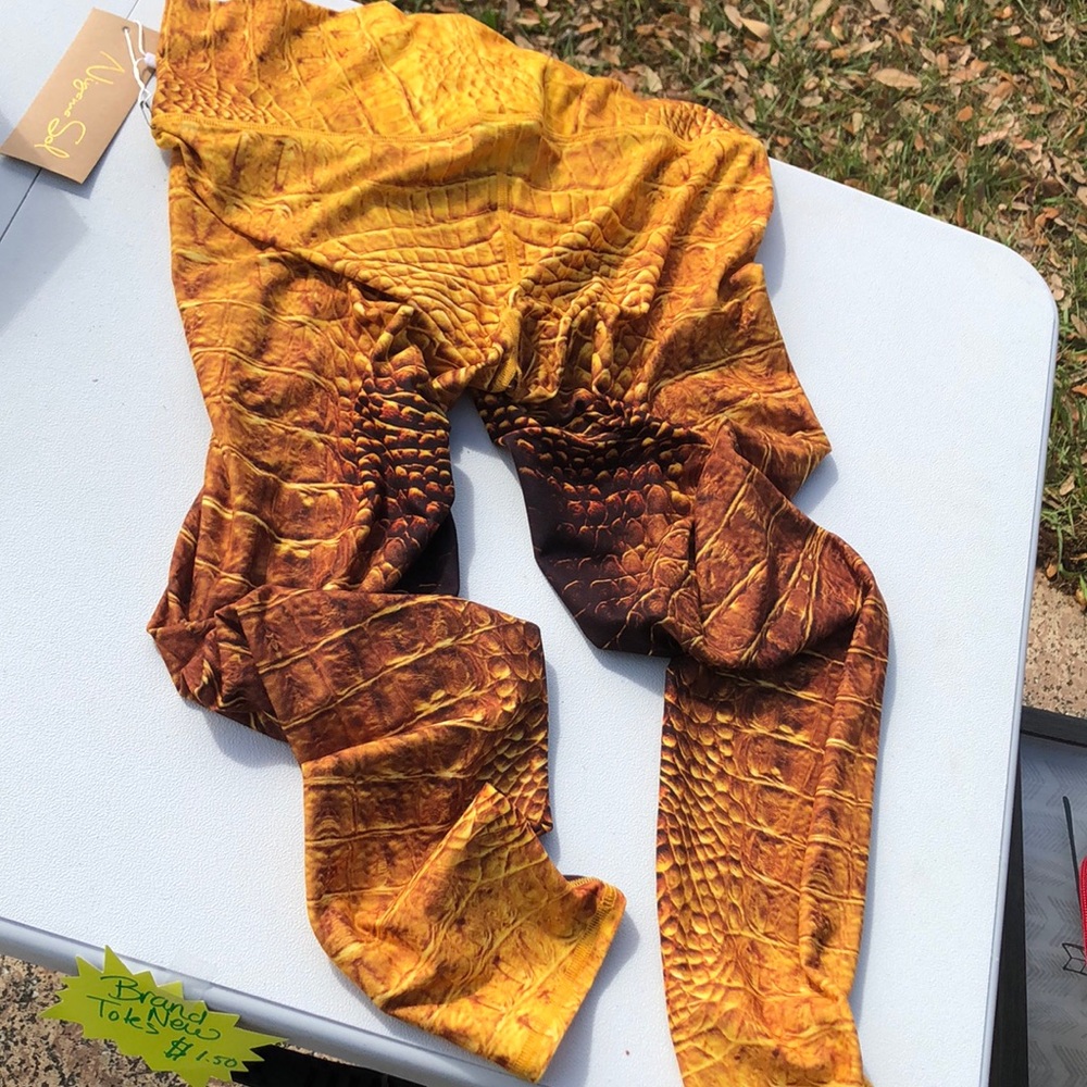Niyama Sol gator leggings
